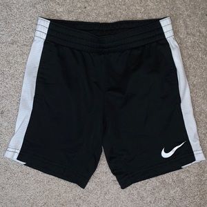 COPY - Nike dry fit shorts black small